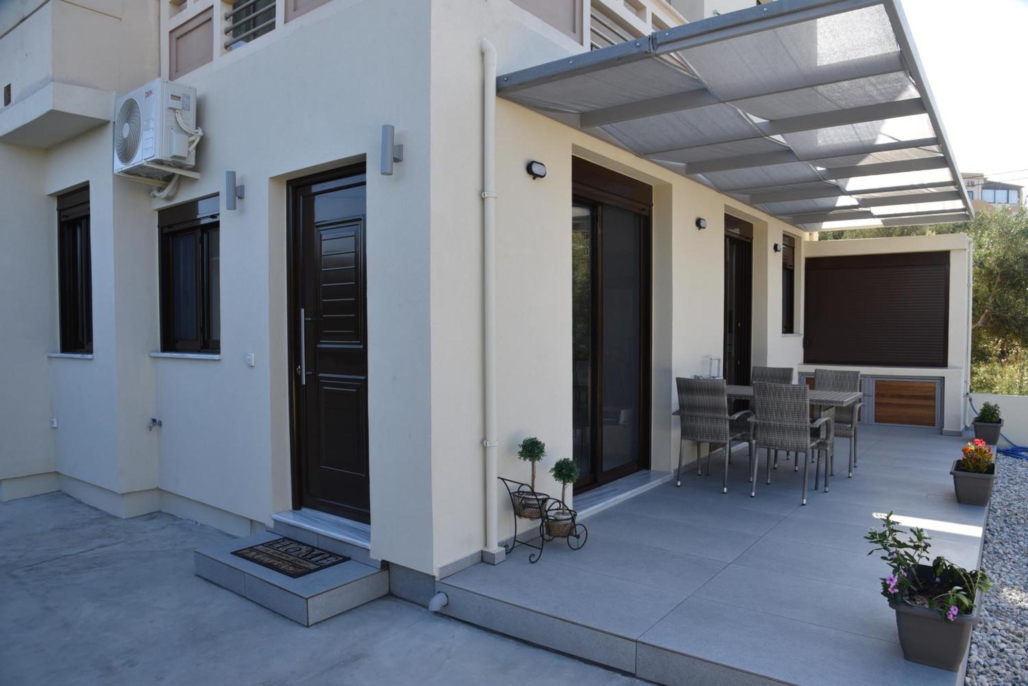 Pirgos Deluxe Apartment - Private Parking Kíssamos Buitenkant foto