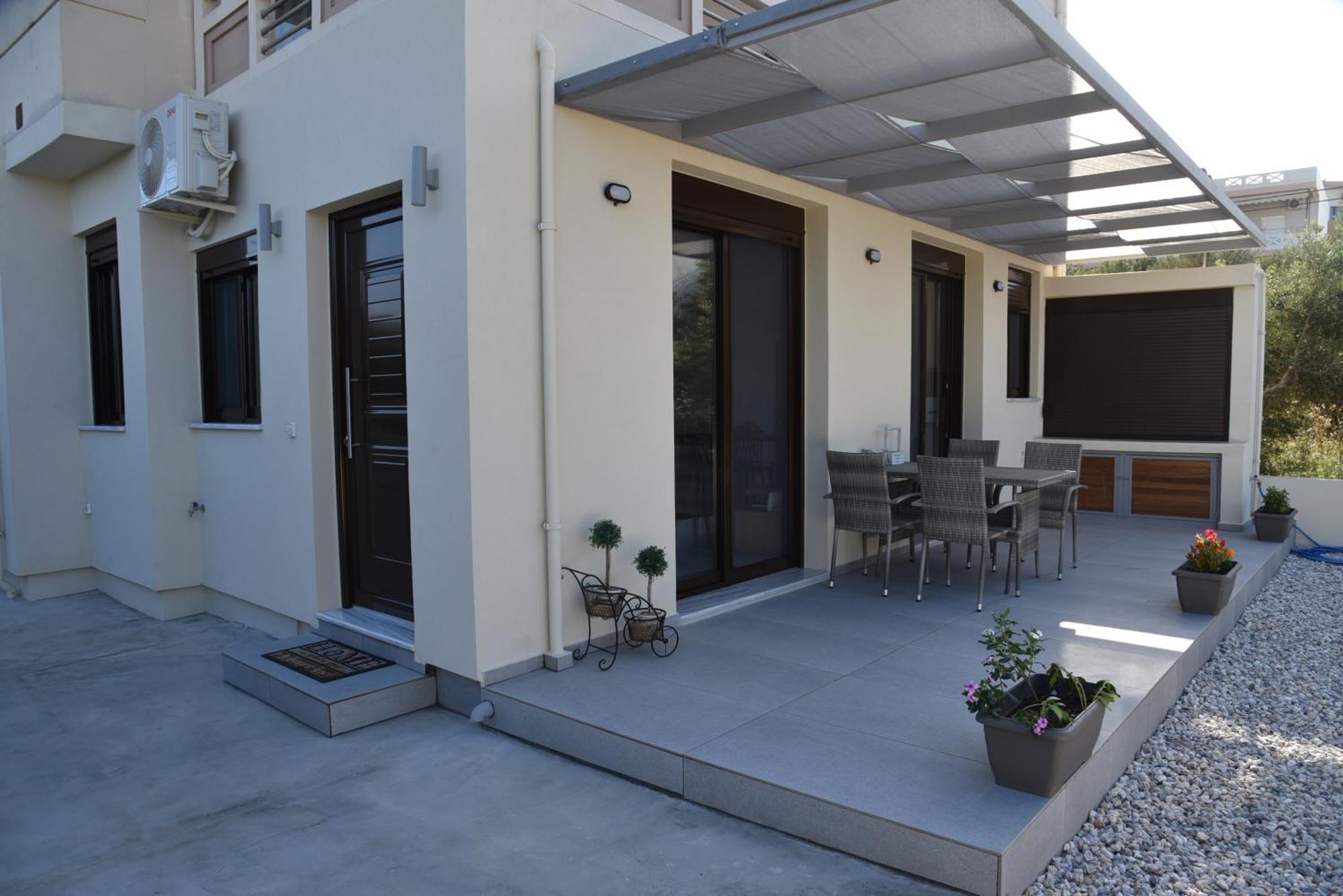 Pirgos Deluxe Apartment - Private Parking Kíssamos Buitenkant foto