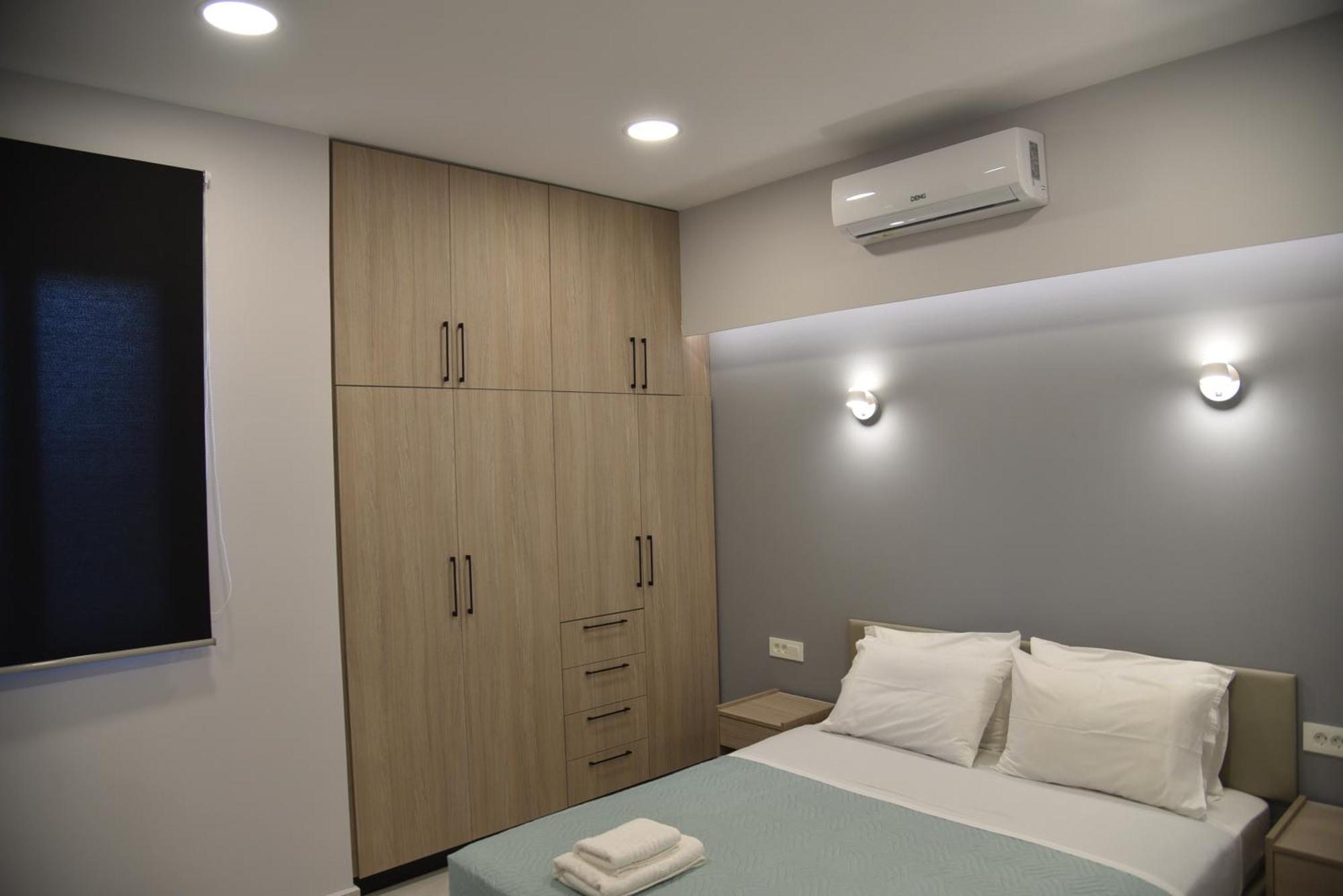 Pirgos Deluxe Apartment - Private Parking Kíssamos Buitenkant foto