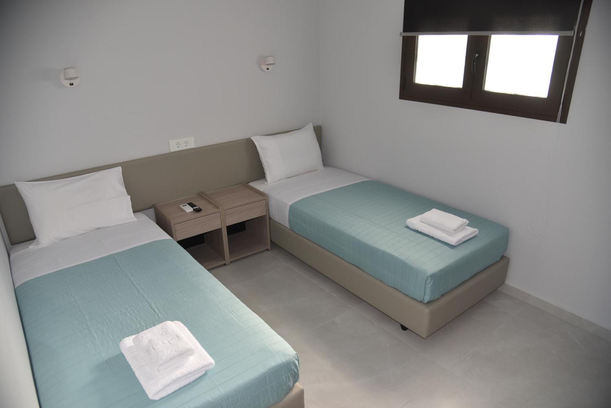 Pirgos Deluxe Apartment - Private Parking Kíssamos Buitenkant foto