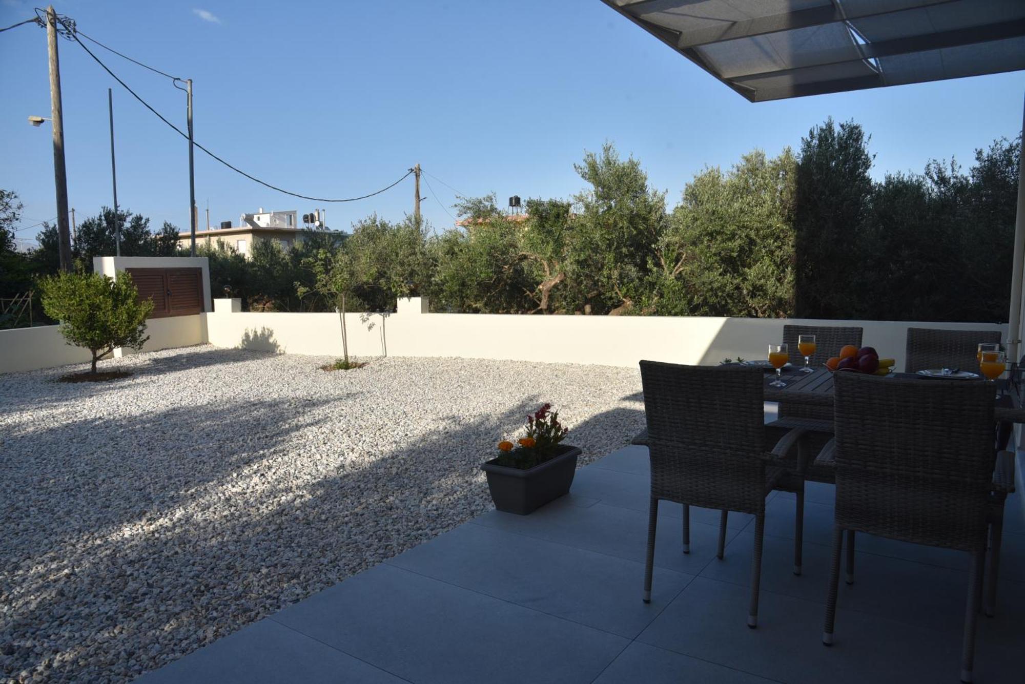 Pirgos Deluxe Apartment - Private Parking Kíssamos Buitenkant foto