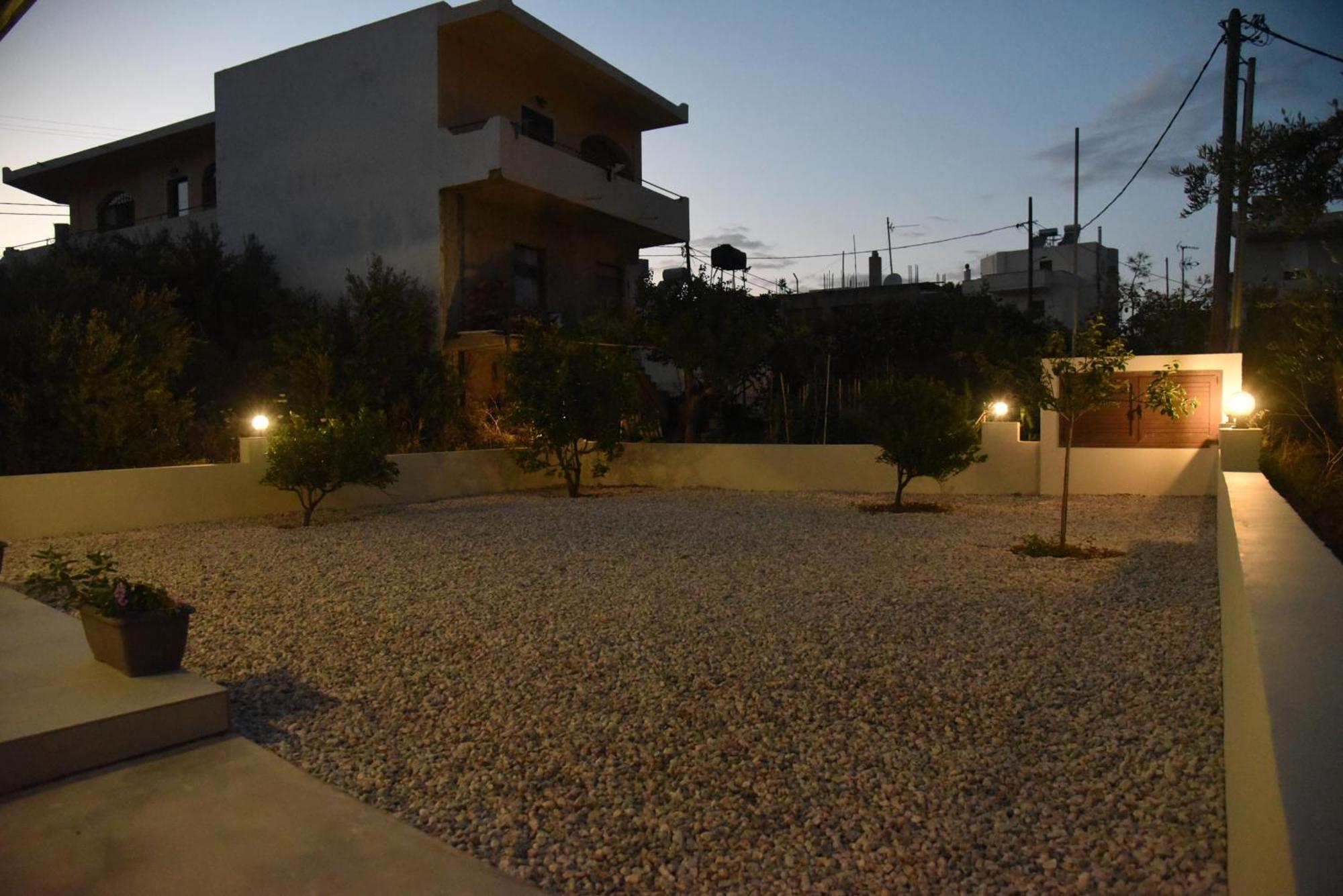 Pirgos Deluxe Apartment - Private Parking Kíssamos Buitenkant foto