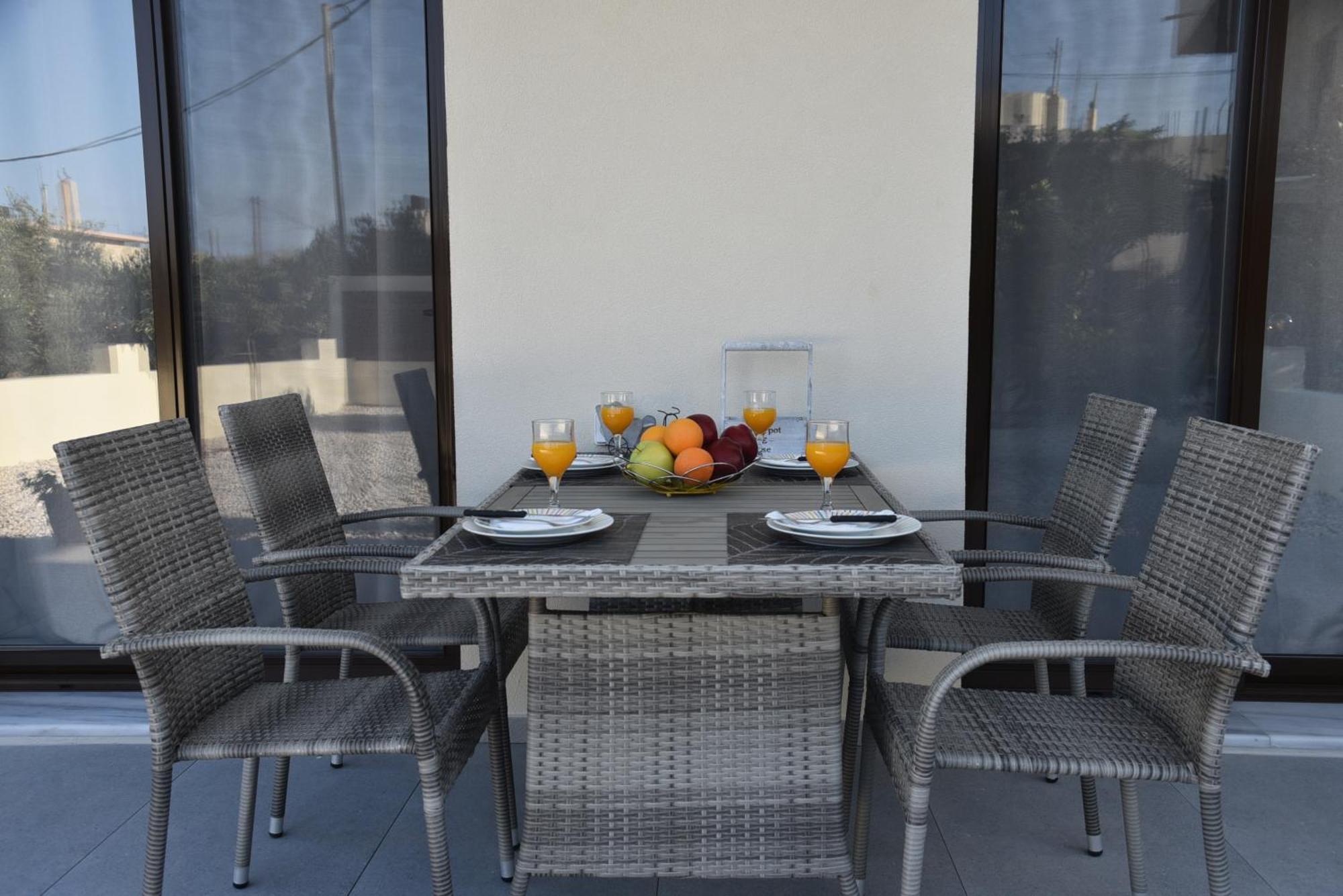 Pirgos Deluxe Apartment - Private Parking Kíssamos Buitenkant foto