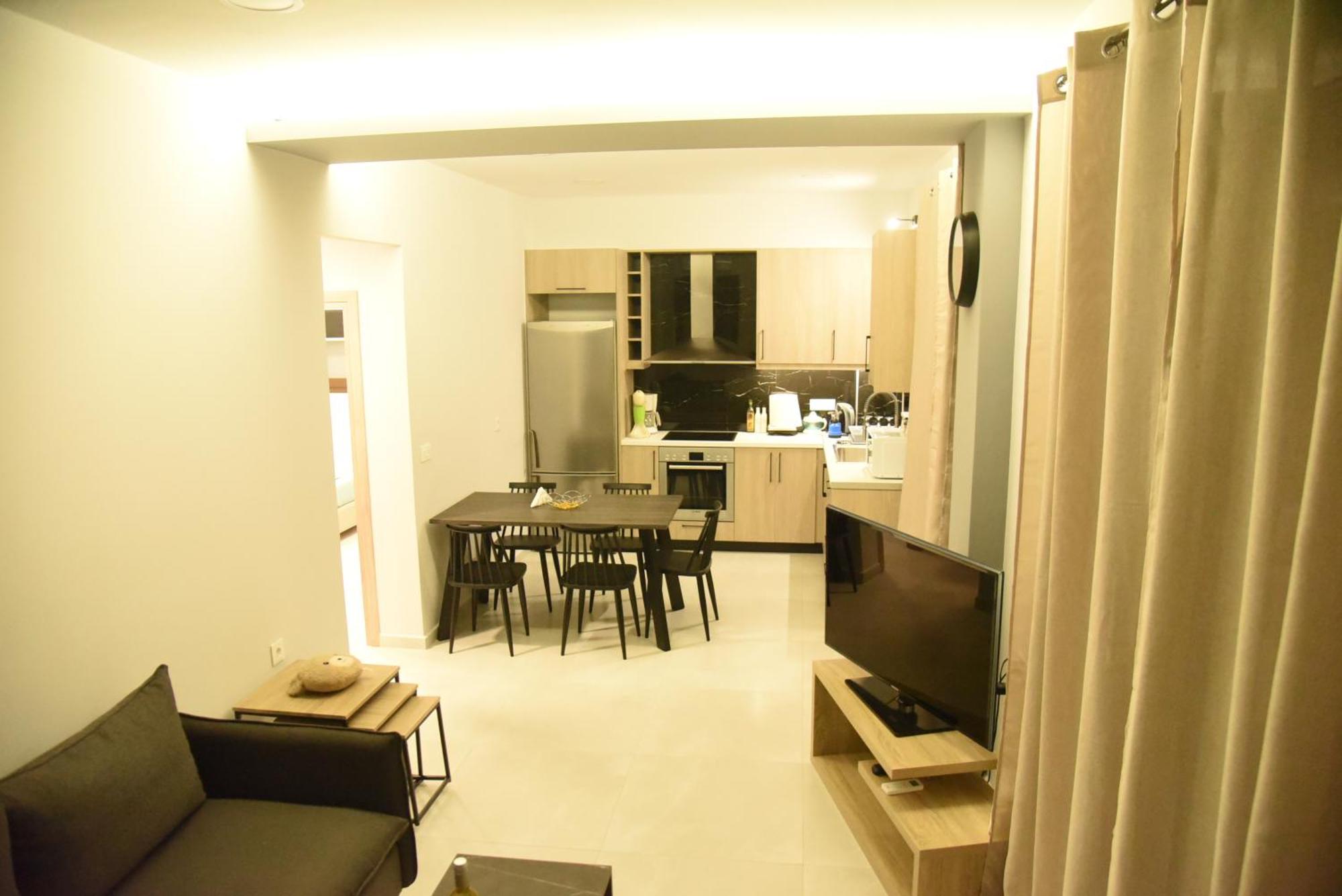 Pirgos Deluxe Apartment - Private Parking Kíssamos Buitenkant foto