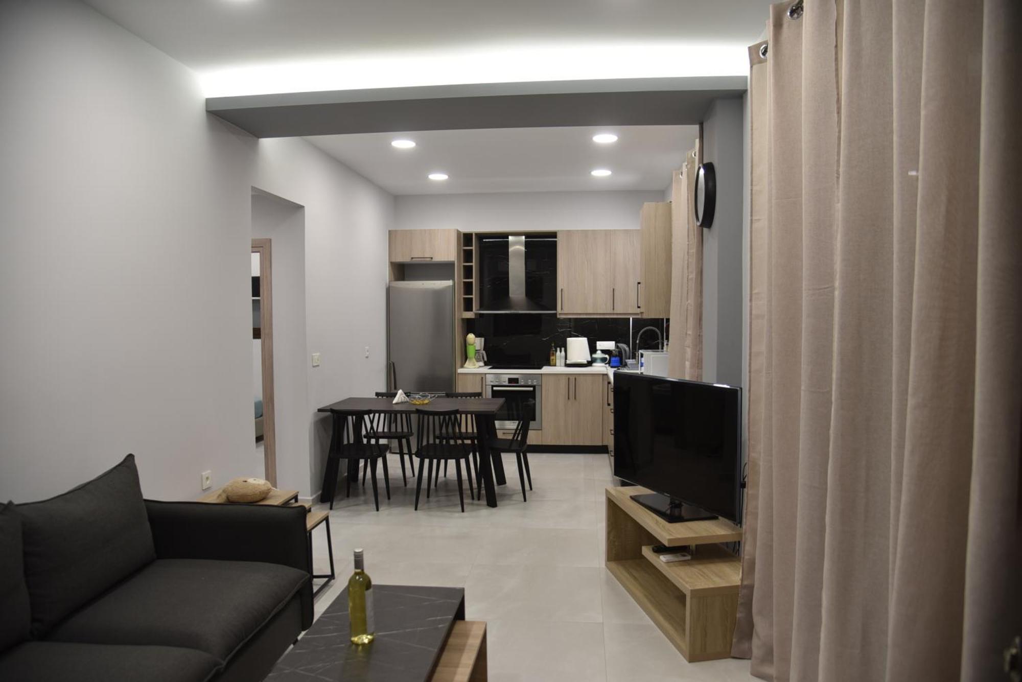 Pirgos Deluxe Apartment - Private Parking Kíssamos Buitenkant foto